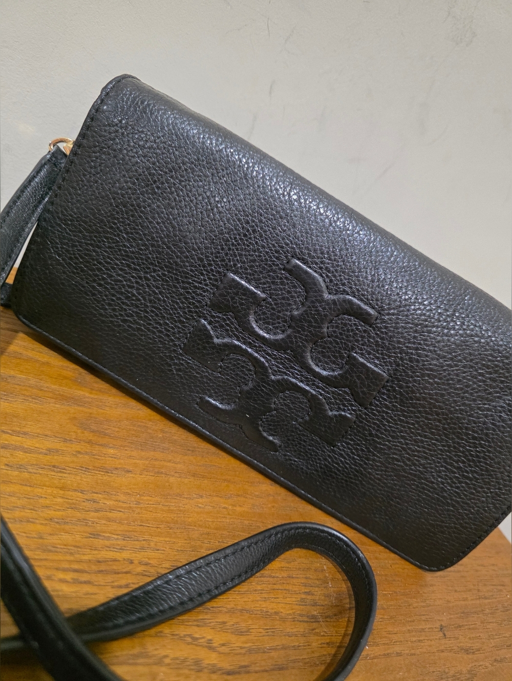Like New!Tory Burch Black Pebbled Leather Crossbody Bag - Picture 10 of 11